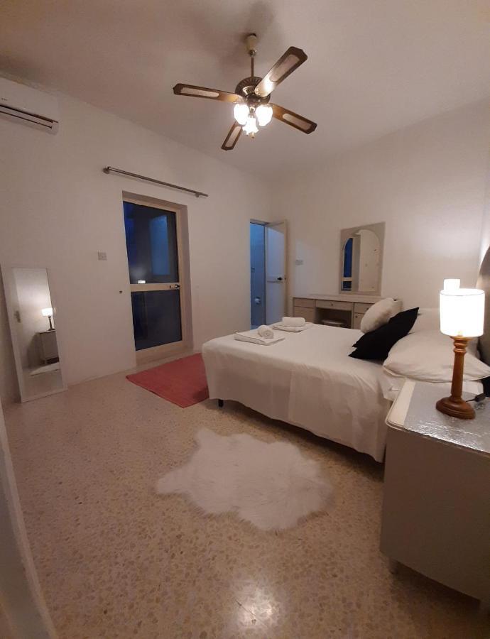 Coral Apartment St. Paul's Bay Bagian luar foto