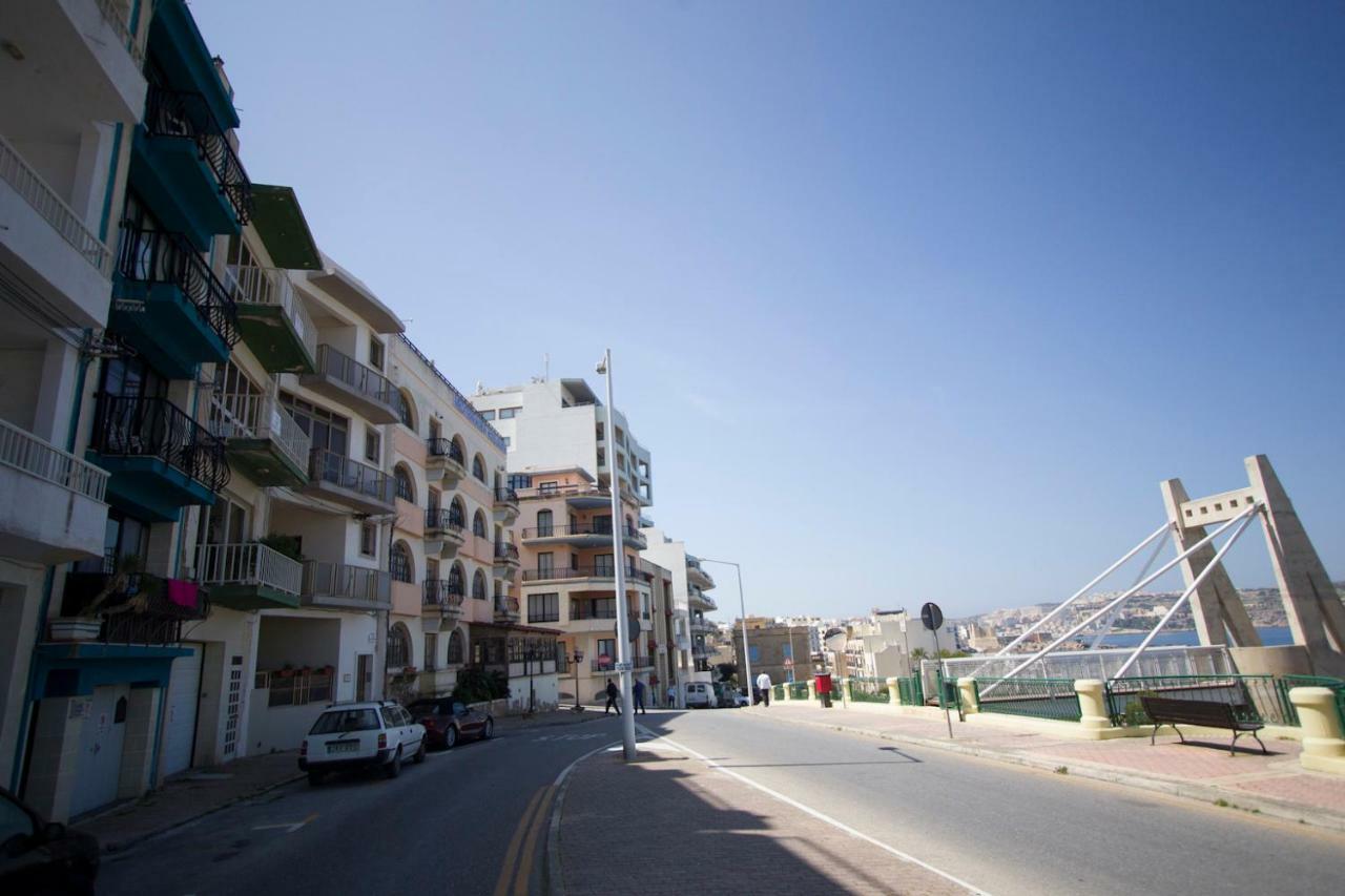 Coral Apartment St. Paul's Bay Bagian luar foto